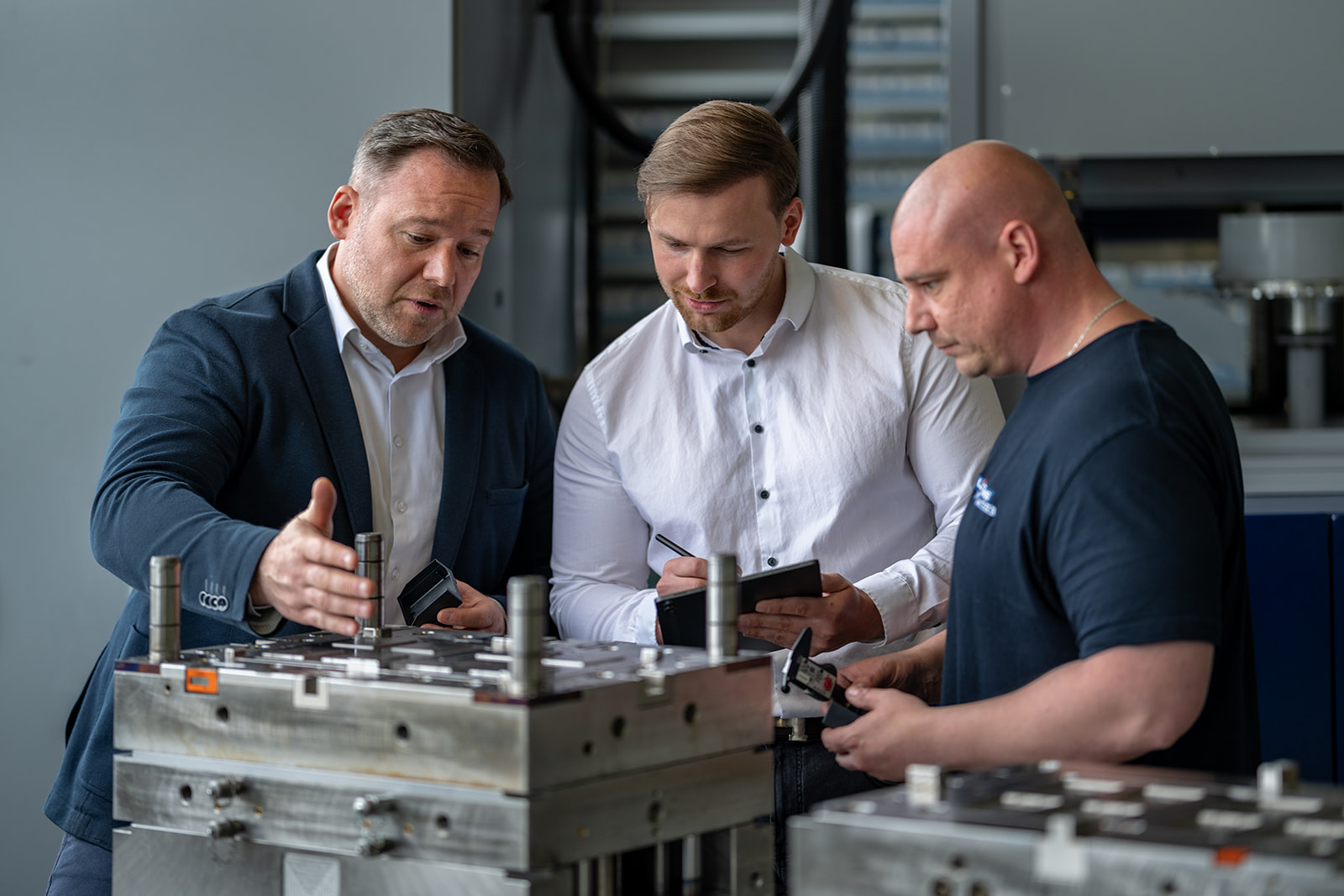 Technische Prüfung eines Spritzgusswerkzeugs bei einer Werkzeugverlagerung zu Lüttgens